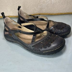 Jambu Women's 8M Memory Foam All Terra Design Brown Leather Cut-Out Maryjanes
